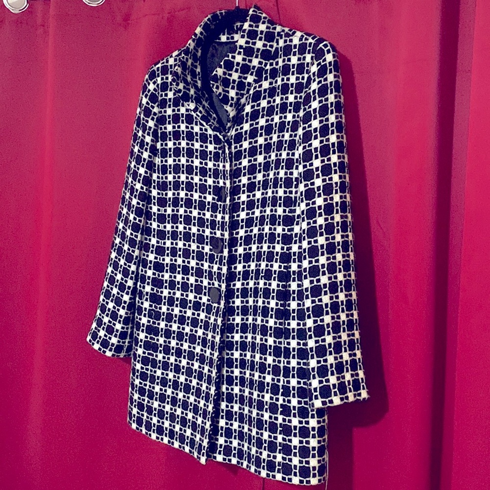 Lightly used - Ann Taylor - Wool Blend Coat. Size 12. True to size